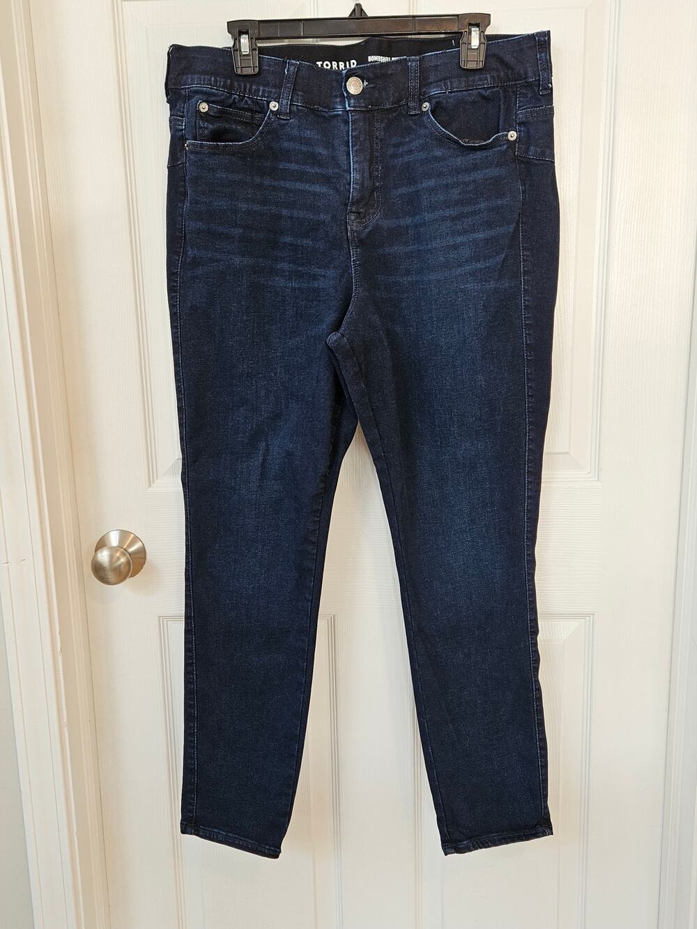 Torrid Bombshell Skinny Jeans 14R Dark Wash Limitless Stretch Plus Size NWOT